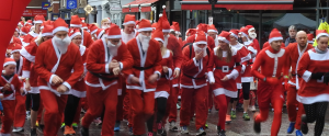 Start of Newbury Santa Fun Run